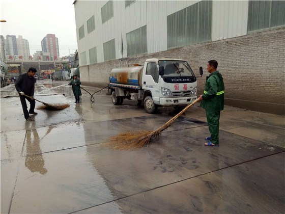 主營C30混凝土等商品混凝土的鄭州混凝土廠家恒基建安砼站灑水車